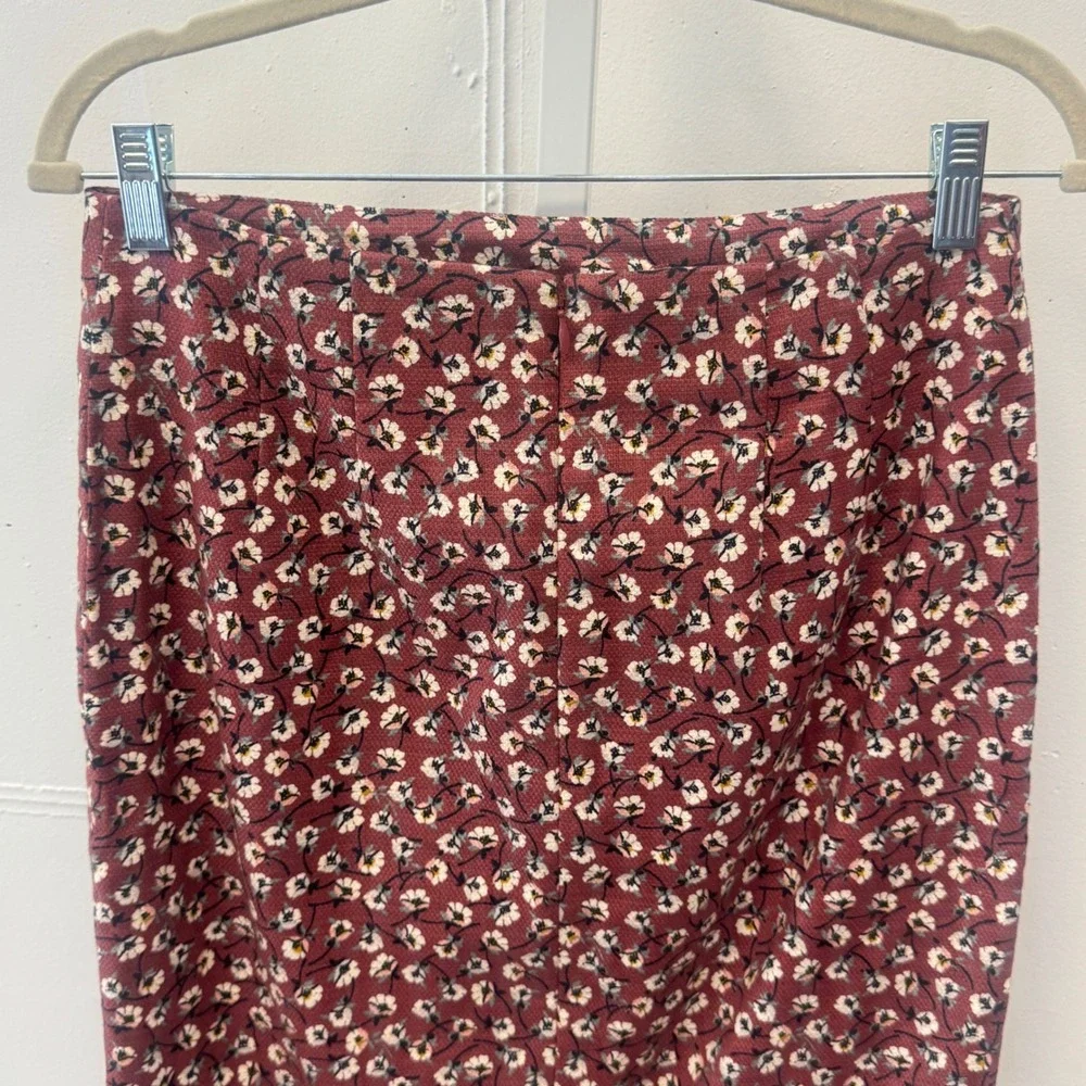 Loft Outlet Floral Pencil Skirt Burgundy Red White Flowers Size 4 486677 Casual